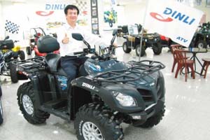 鼎力越野車 挺進國際