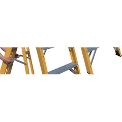 Fiberglass Step Ladder / 2