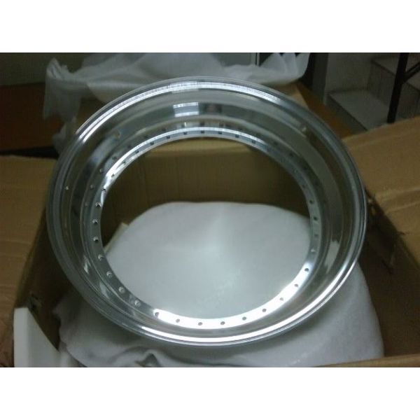 Bolts and Wheel Lips / 1