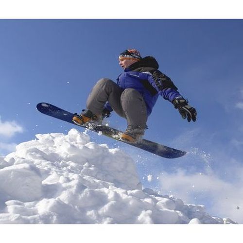 Looking for Snow board . / 1