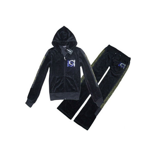 We are looking for Jogging clothes. / 1