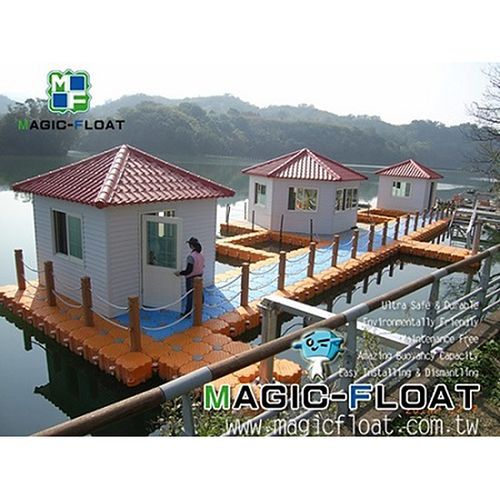 MF-Floating Buildings on Water / Floating Platform for Wooden House / 2