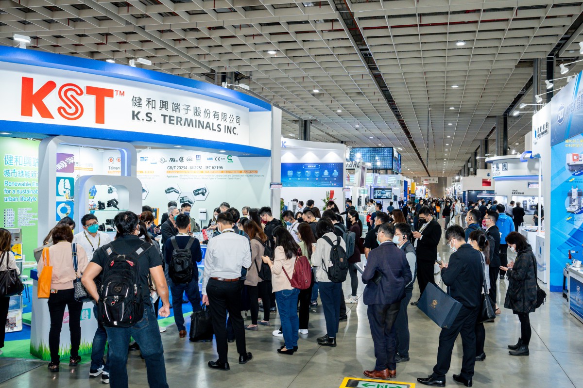 Graph Automotive related manufacturers came to 2022 Taipei AMPA to discover the trend and the highlights of the industry.