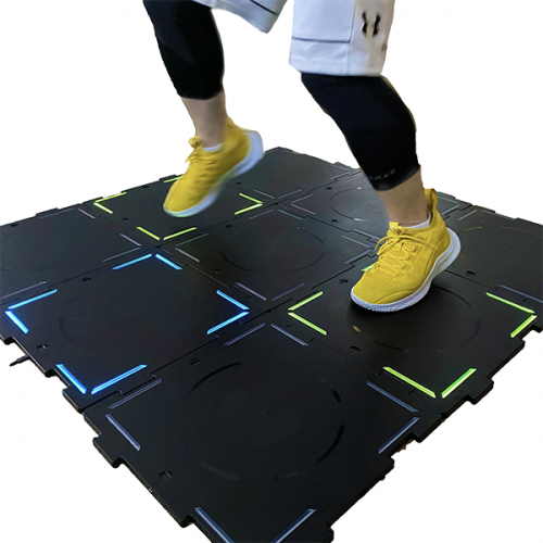 WhizToys sports mat gaming platform / 2